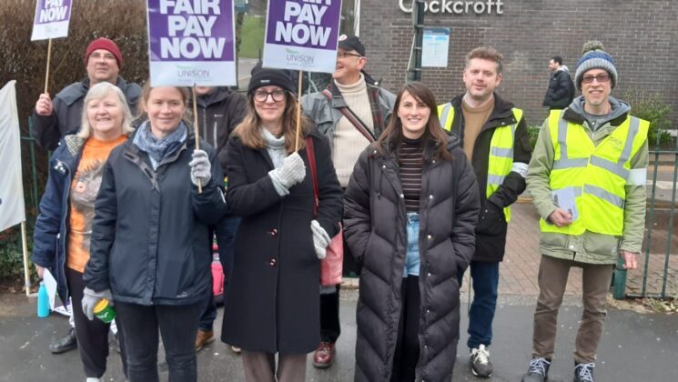 University of Brighton staff striking over 'ludicrously low' wage rise |  Article | News | UNISON South East